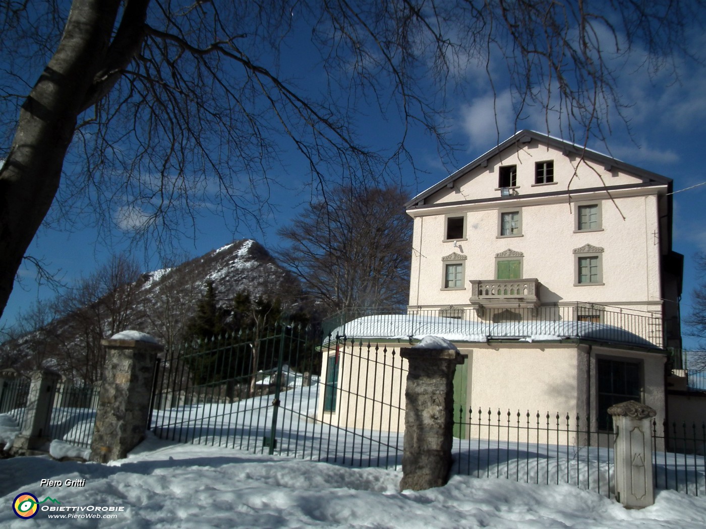 46 All'ex Convento-Colonia con vista sul Monte Ocone.JPG